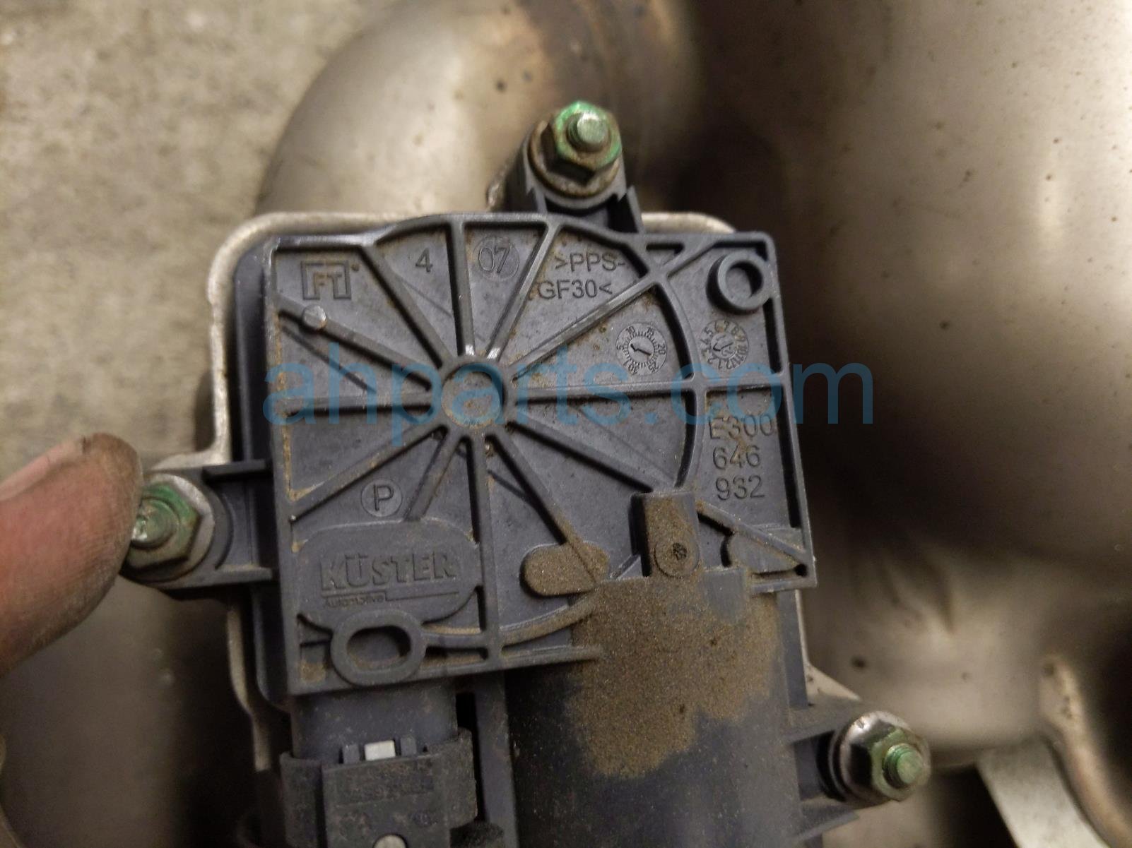 2021 Porsche Macan Rear Exhaust Muffler 2.0l Awd 95B 253 487 GY Replacement 2021 Porsche Macan Rear Exhaust Muffler 2.0l Awd 95B 253 487 GY Replacement thumbnail