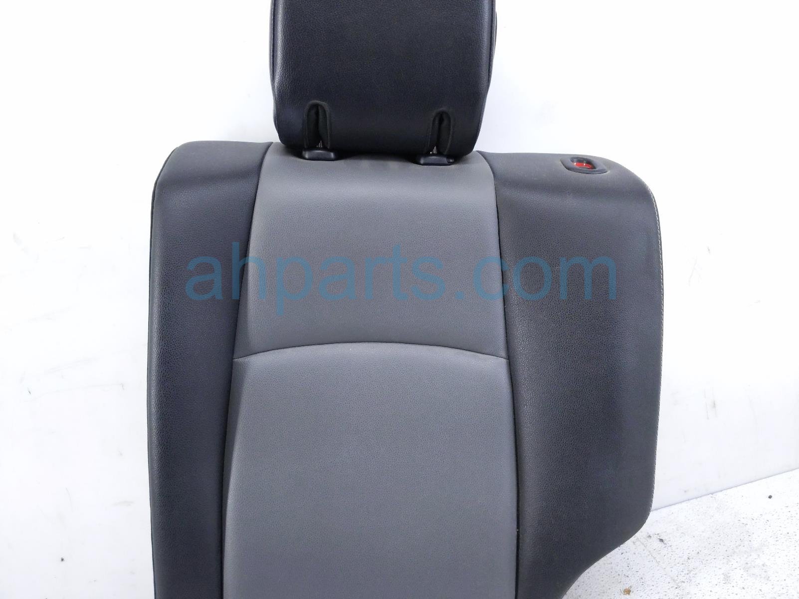 Toyota RR/LH UPPER SEAT CUSHION - GREY Toyota RR/LH UPPER SEAT CUSHION - GREY