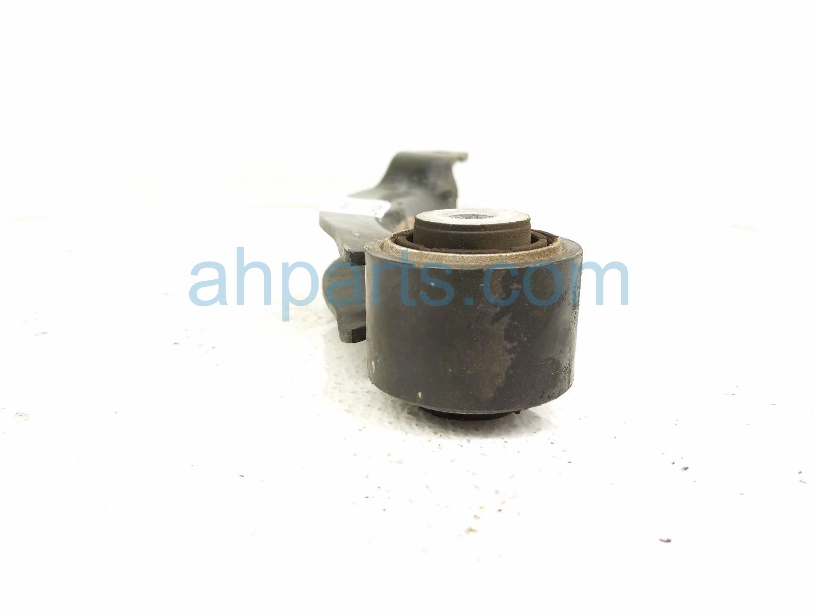 2023 Jeep Cherokee Rear Driver Upper Control Arm 68207620AA Replacement 2023 Jeep Cherokee Rear Driver Upper Control Arm 68207620AA Replacement thumbnail