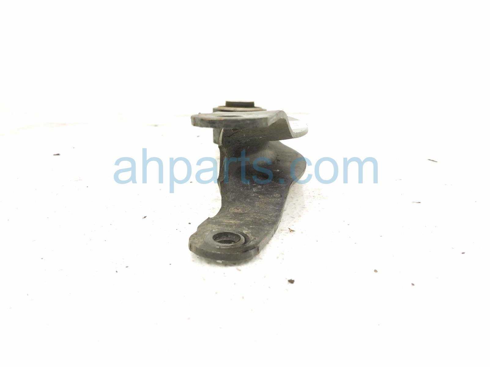 2023 Jeep Cherokee Rear Driver Upper Control Arm 68207620AA Replacement 2023 Jeep Cherokee Rear Driver Upper Control Arm 68207620AA Replacement thumbnail