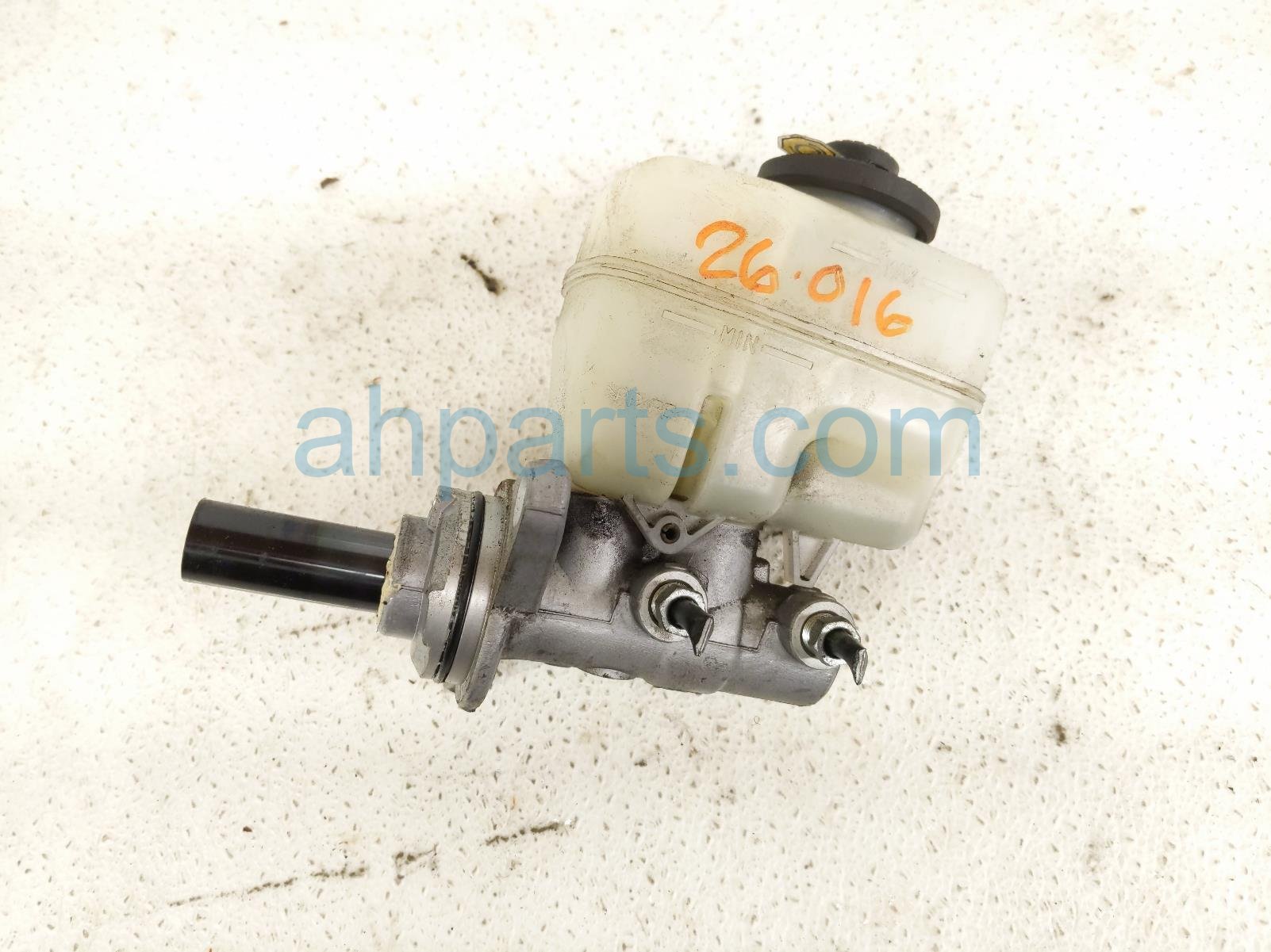 2016 Toyota 4 Runner Brake Master Cylinder W/reservoir 47025 35215 Replacement 2016 Toyota 4 Runner Brake Master Cylinder W/reservoir 47025 35215 Replacement thumbnail