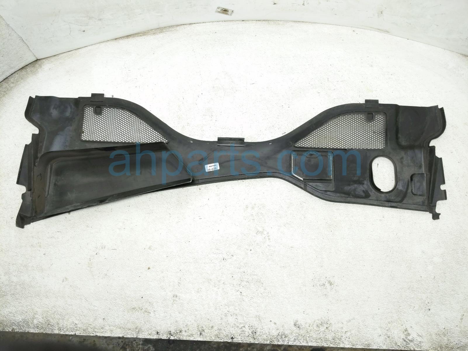 2014 Audi A6 Audi Cover Windshield Cowl Vent Grille Panel 4G8 819 447 H 9B9 Replacement 2014 Audi A6 Audi Cover Windshield Cowl Vent Grille Panel 4G8 819 447 H 9B9 Replacement thumbnail