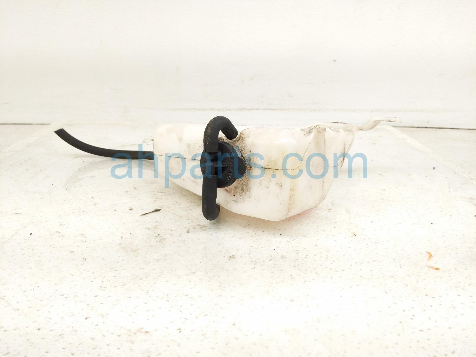 2016 Toyota 4 Runner Coolant Overflow Reservoir Tank 16470 31050 Replacement 2016 Toyota 4 Runner Coolant Overflow Reservoir Tank 16470 31050 Replacement thumbnail