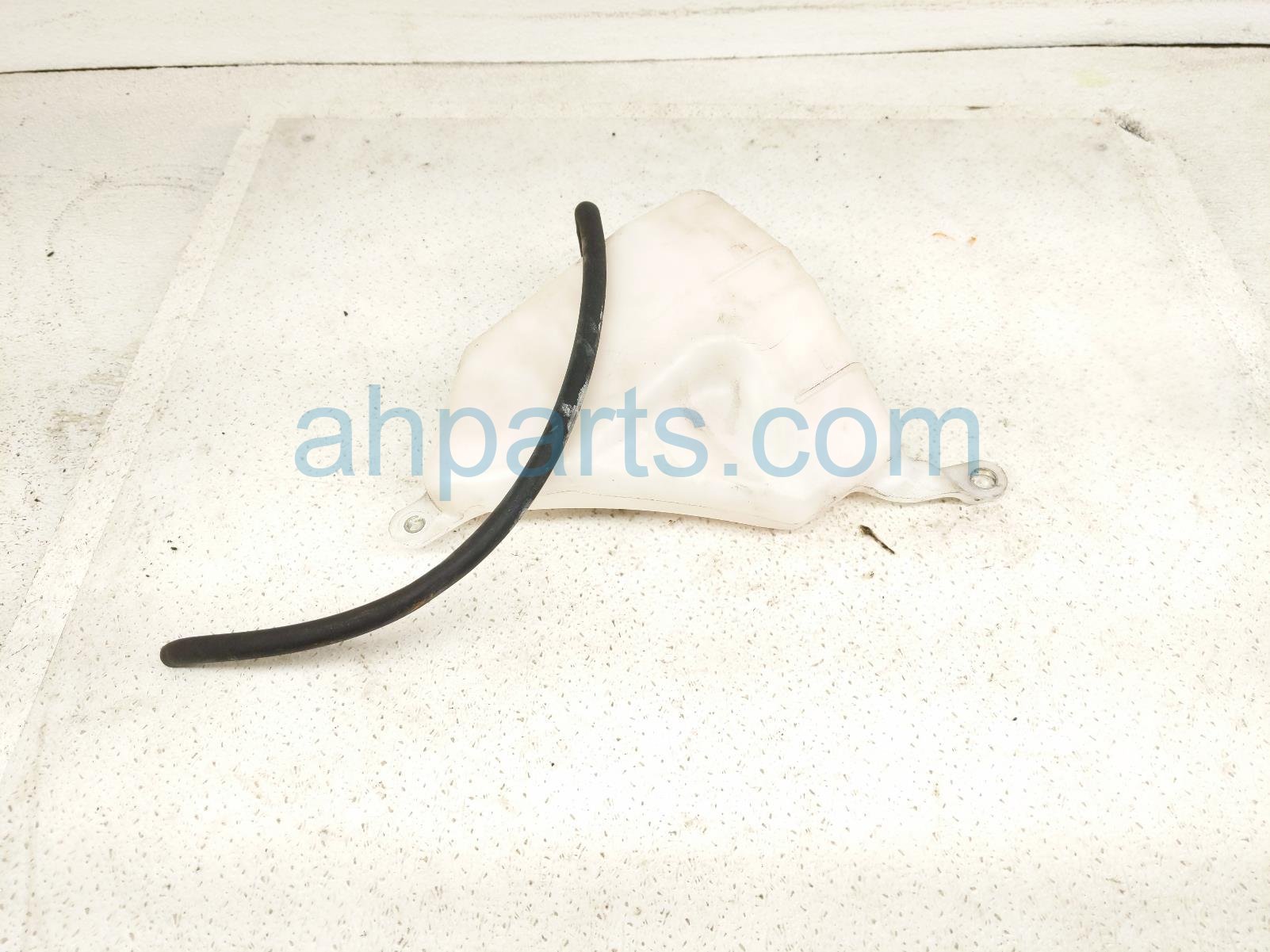 2016 Toyota 4 Runner Coolant Overflow Reservoir Tank 16470 31050 Replacement 2016 Toyota 4 Runner Coolant Overflow Reservoir Tank 16470 31050 Replacement thumbnail