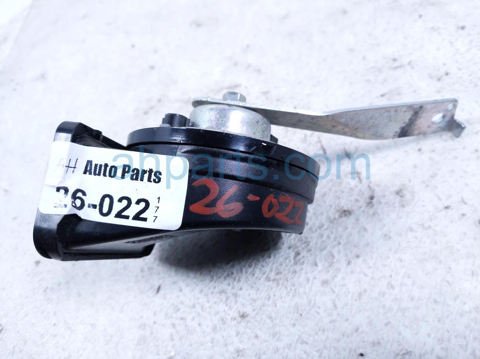 2018 Jeep Renegade High Note Horn Passenger 68321042AA Replacement 2018 Jeep Renegade High Note Horn Passenger 68321042AA Replacement thumbnail