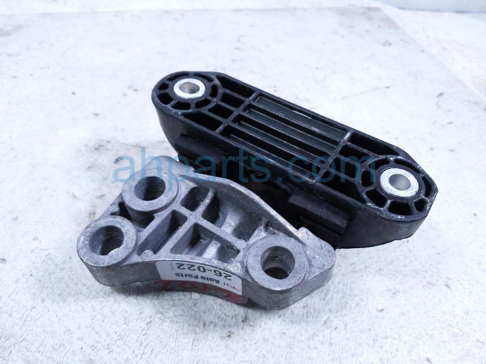 2018 Jeep Renegade Engine/motor Rear Engine Mount Damper 1.4l Awd 68254669AA Replacement 2018 Jeep Renegade Engine/motor Rear Engine Mount Damper 1.4l Awd 68254669AA Replacement thumbnail