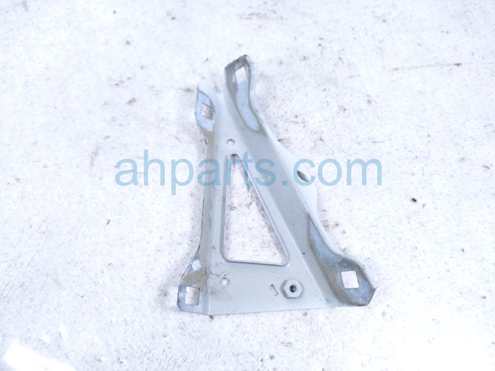 2018 Jeep Renegade Passenger Fender Extension 68246361AA Replacement 2018 Jeep Renegade Passenger Fender Extension 68246361AA Replacement thumbnail