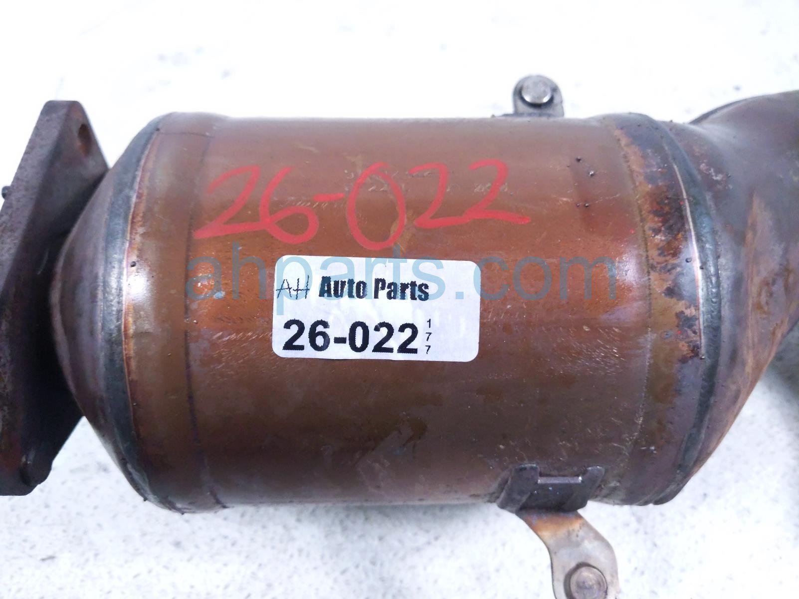 2018 Jeep Renegade Catalytic Exhaust Converter 1.4t Awd 68254619AA Replacement 2018 Jeep Renegade Catalytic Exhaust Converter 1.4t Awd 68254619AA Replacement thumbnail