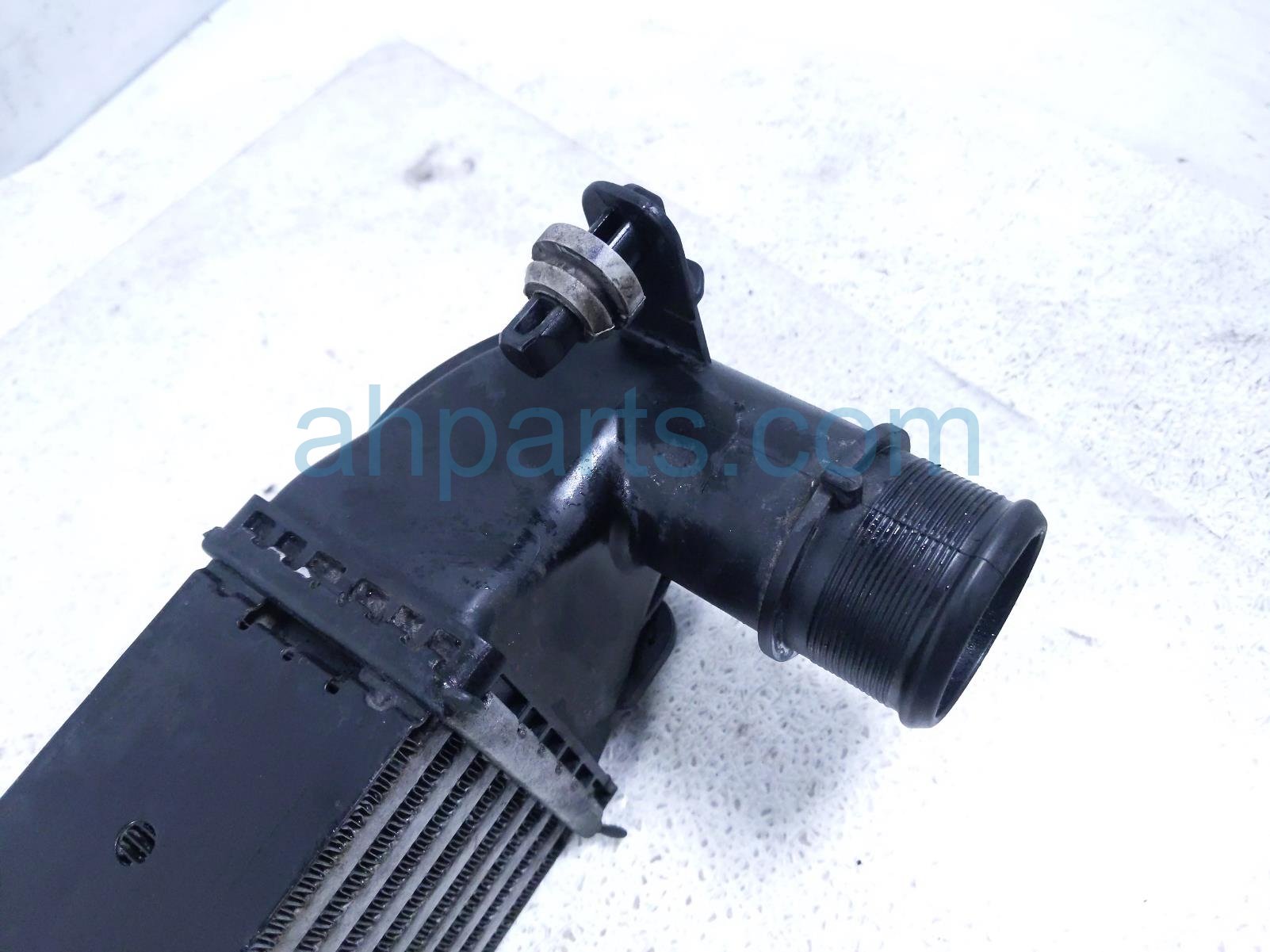 2018 Jeep Renegade Intercooler 1.4t Awd 68256123AA Replacement 2018 Jeep Renegade Intercooler 1.4t Awd 68256123AA Replacement thumbnail