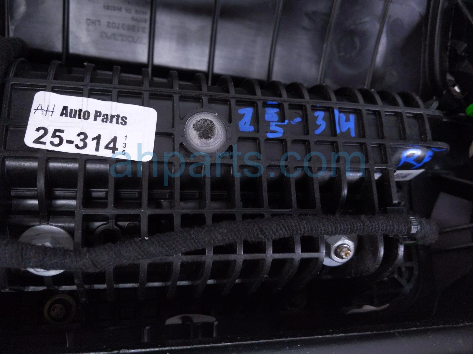 2023 Volvo Xc90 Dashboard W/ Airbag Black 31688113 Replacement 2023 Volvo Xc90 Dashboard W/ Airbag Black 31688113 Replacement thumbnail