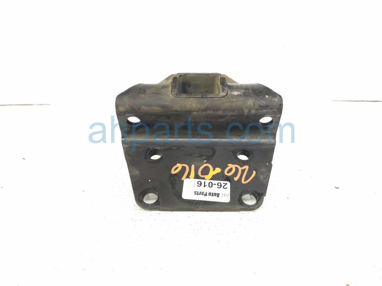 2016 Toyota 4 Runner Tow Hitch Receiver Bracket Assy 51909 35011 Replacement 2016 Toyota 4 Runner Tow Hitch Receiver Bracket Assy 51909 35011 Replacement thumbnail