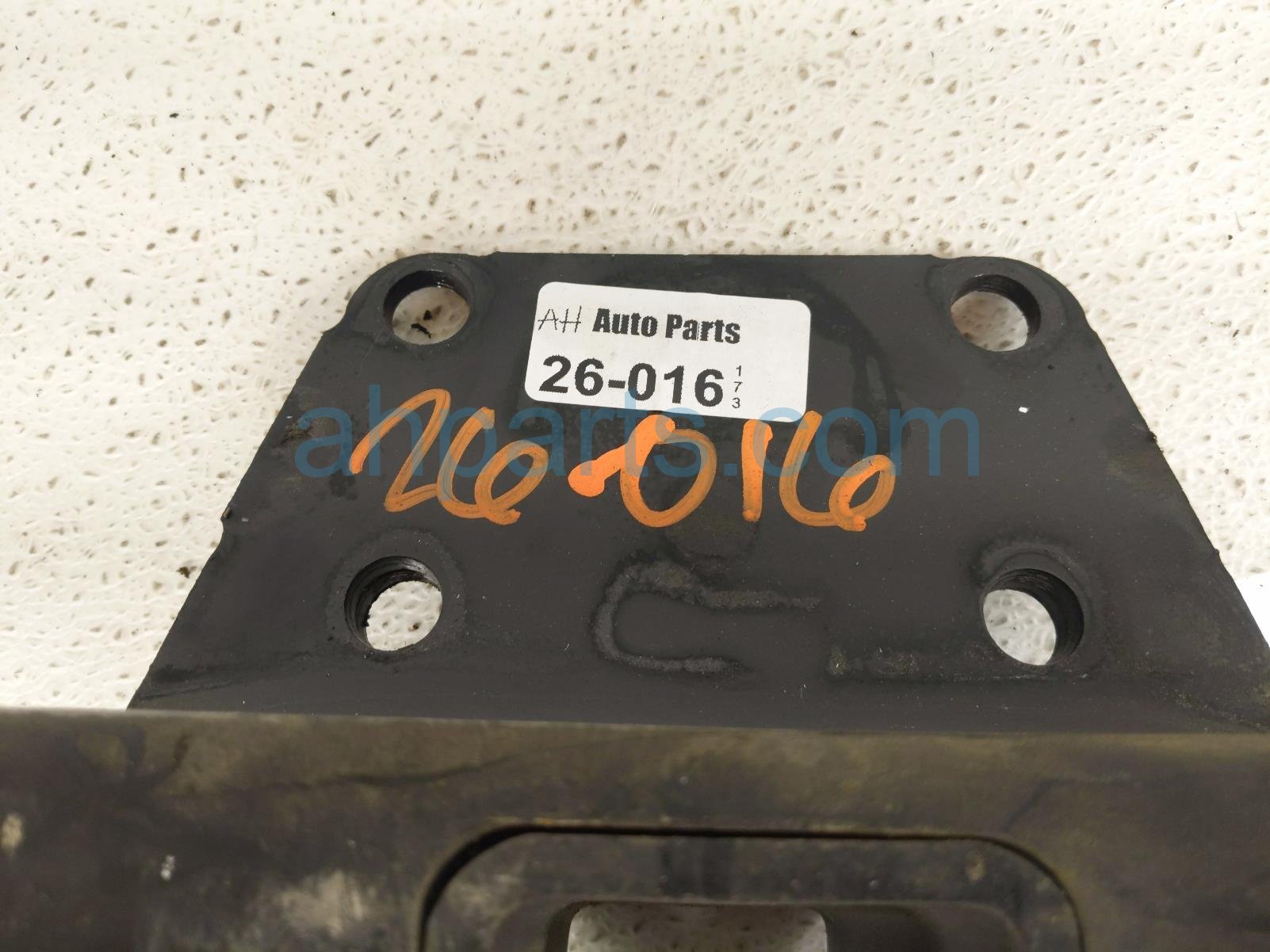 2016 Toyota 4 Runner Tow Hitch Receiver Bracket Assy 51909 35011 Replacement 2016 Toyota 4 Runner Tow Hitch Receiver Bracket Assy 51909 35011 Replacement thumbnail