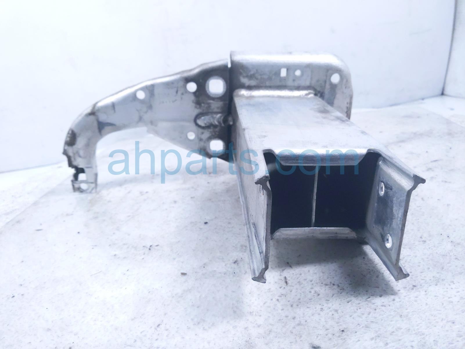 2014 Audi A6 Audi Front Passenger Bumper Absorber Brkt Ext 4G0 807 134 E Replacement 2014 Audi A6 Audi Front Passenger Bumper Absorber Brkt Ext 4G0 807 134 E Replacement thumbnail