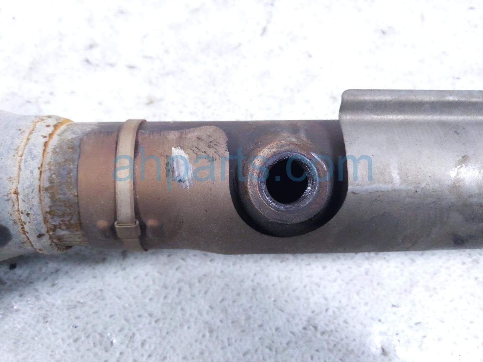 2019 Nissan Titan Catalytic Passenger Lower Exhaust Converter 5.6l 20010 EZ30A Replacement 2019 Nissan Titan Catalytic Passenger Lower Exhaust Converter 5.6l 20010 EZ30A Replacement thumbnail