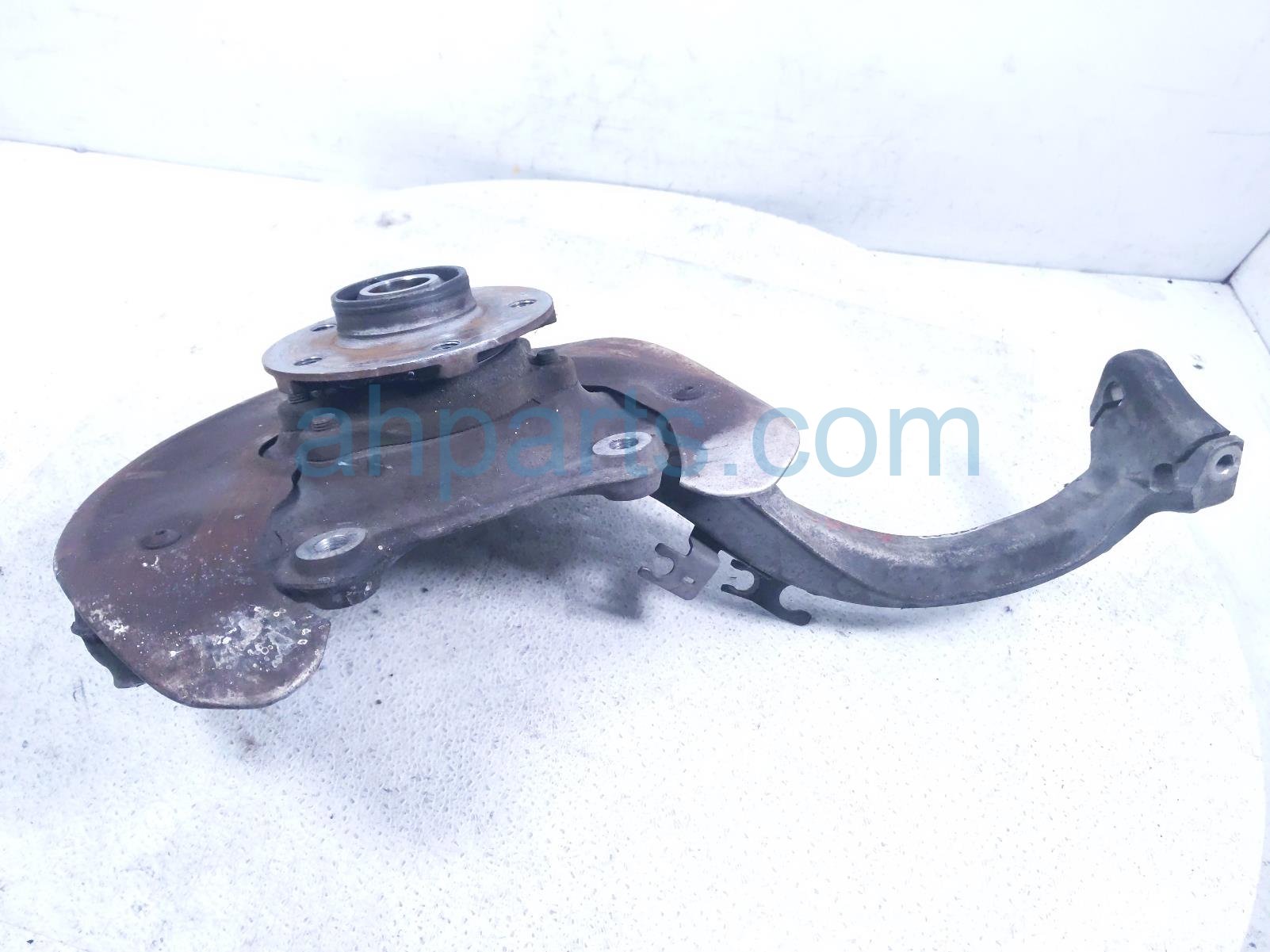 Audi FR/LH SPINDLE KNUCKLE HUB ASSY