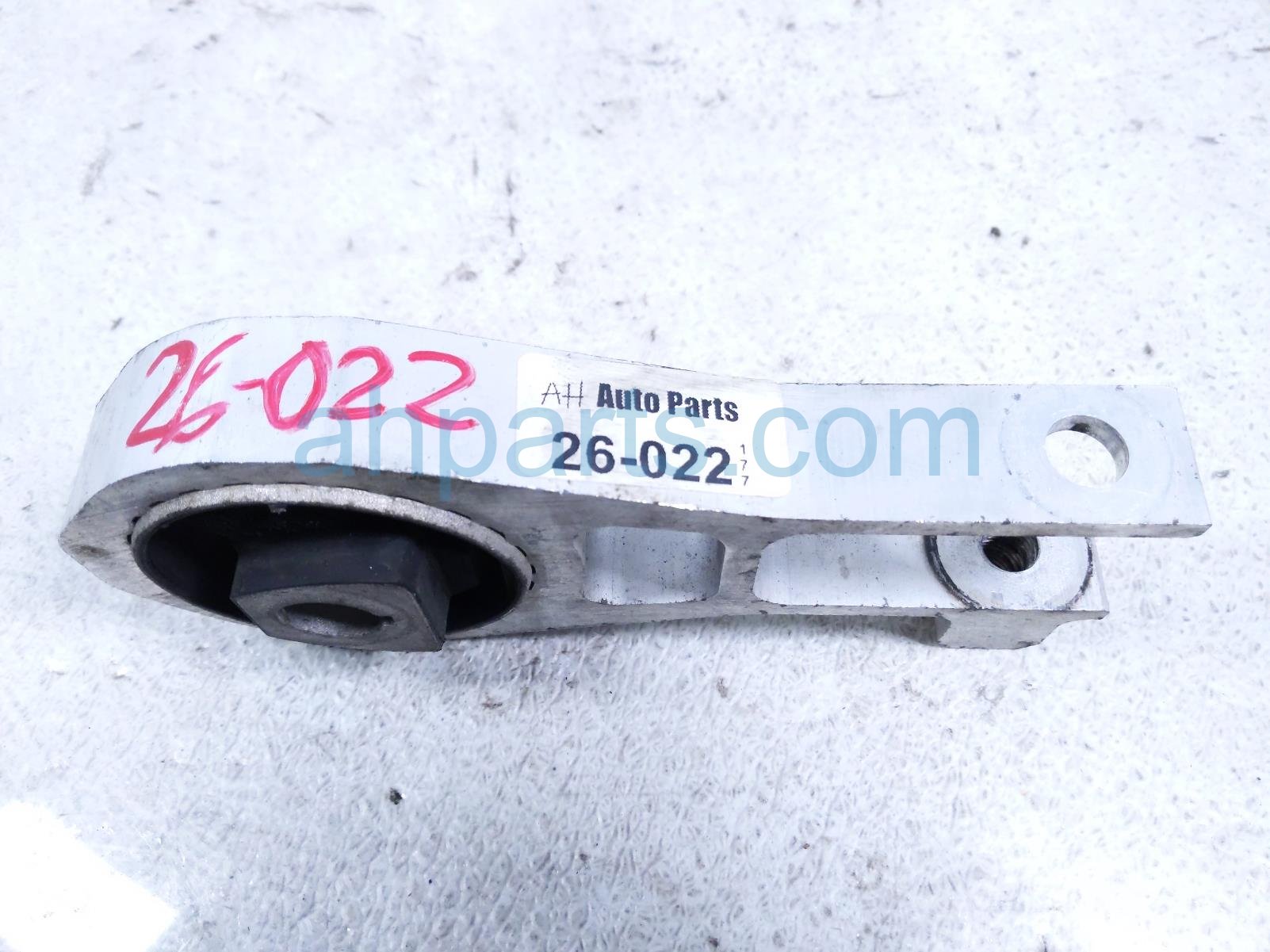 2018 Jeep Renegade Engine/motor Mount Engine Isolator 1.4l Awd 68257232AA Replacement 2018 Jeep Renegade Engine/motor Mount Engine Isolator 1.4l Awd 68257232AA Replacement thumbnail