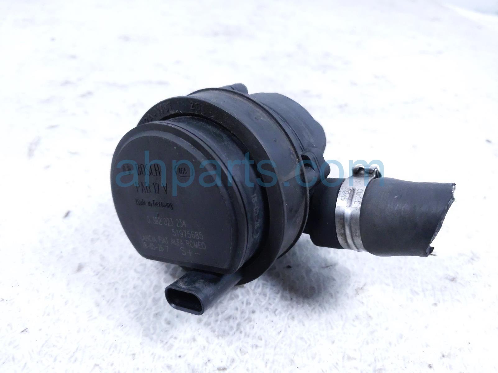 2018 Jeep Renegade Auxiliary Water Pump 1.4t Awd 68254663AA Replacement 2018 Jeep Renegade Auxiliary Water Pump 1.4t Awd 68254663AA Replacement thumbnail