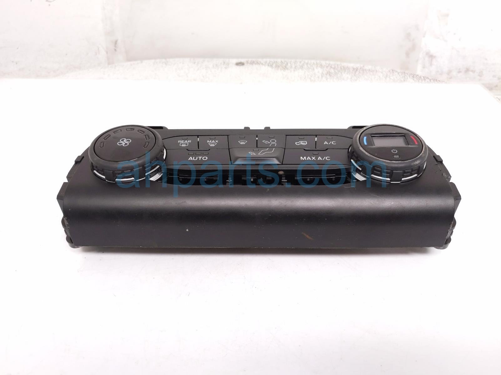 Ford A/C CLIMATE CONTROL- AUTO - ON DASH
