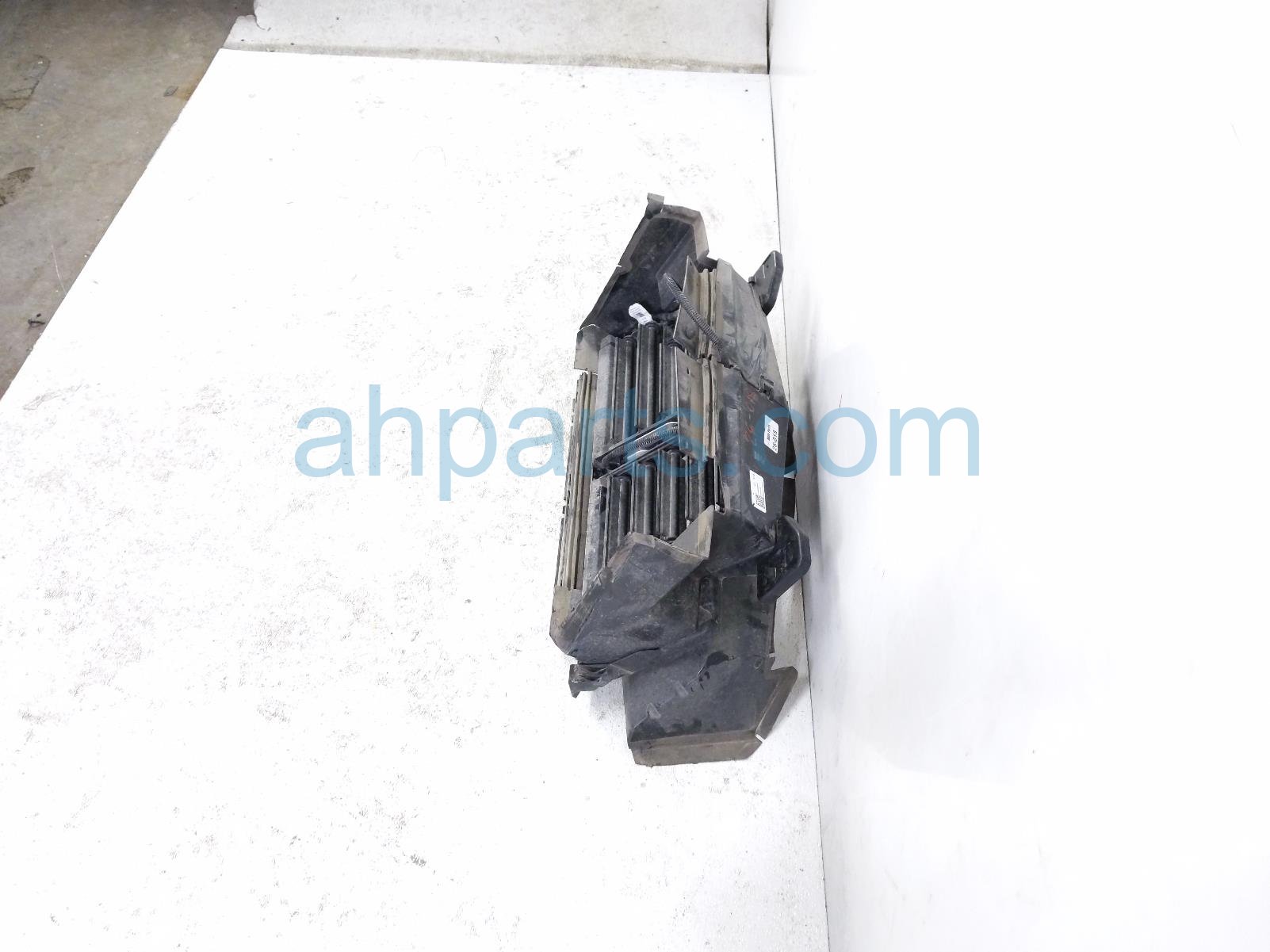 2024 Chevy Silverado 1500 Lower Grille Air Shutter 2.7t 4x2 86586451 Replacement 2024 Chevy Silverado 1500 Lower Grille Air Shutter 2.7t 4x2 86586451 Replacement thumbnail