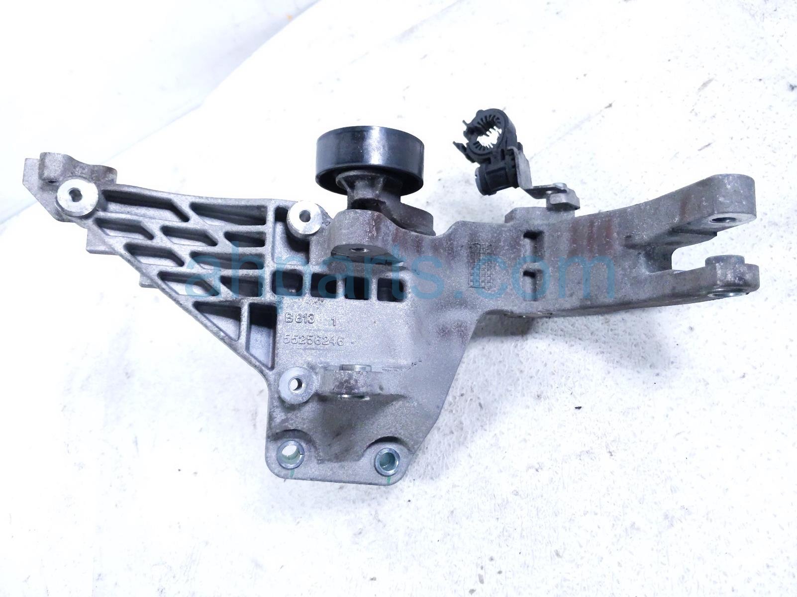 2018 Jeep Renegade Ac Comp/alt Mount Bracket 04627742AB Replacement 2018 Jeep Renegade Ac Comp/alt Mount Bracket 04627742AB Replacement thumbnail