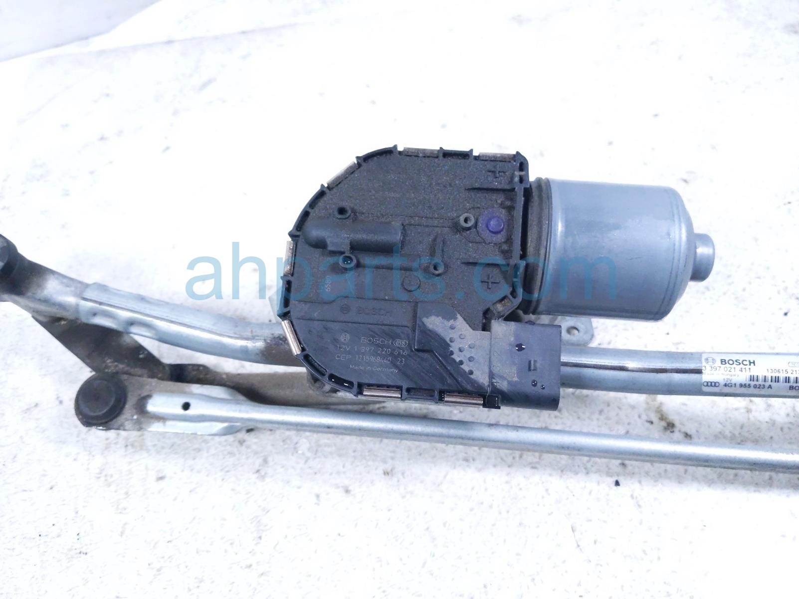 2014 Audi A6 Audi Front Arms Frt Windshield Wiper Motor & Linkage 4G1 955 023 C Replacement 2014 Audi A6 Audi Front Arms Frt Windshield Wiper Motor & Linkage 4G1 955 023 C Replacement thumbnail