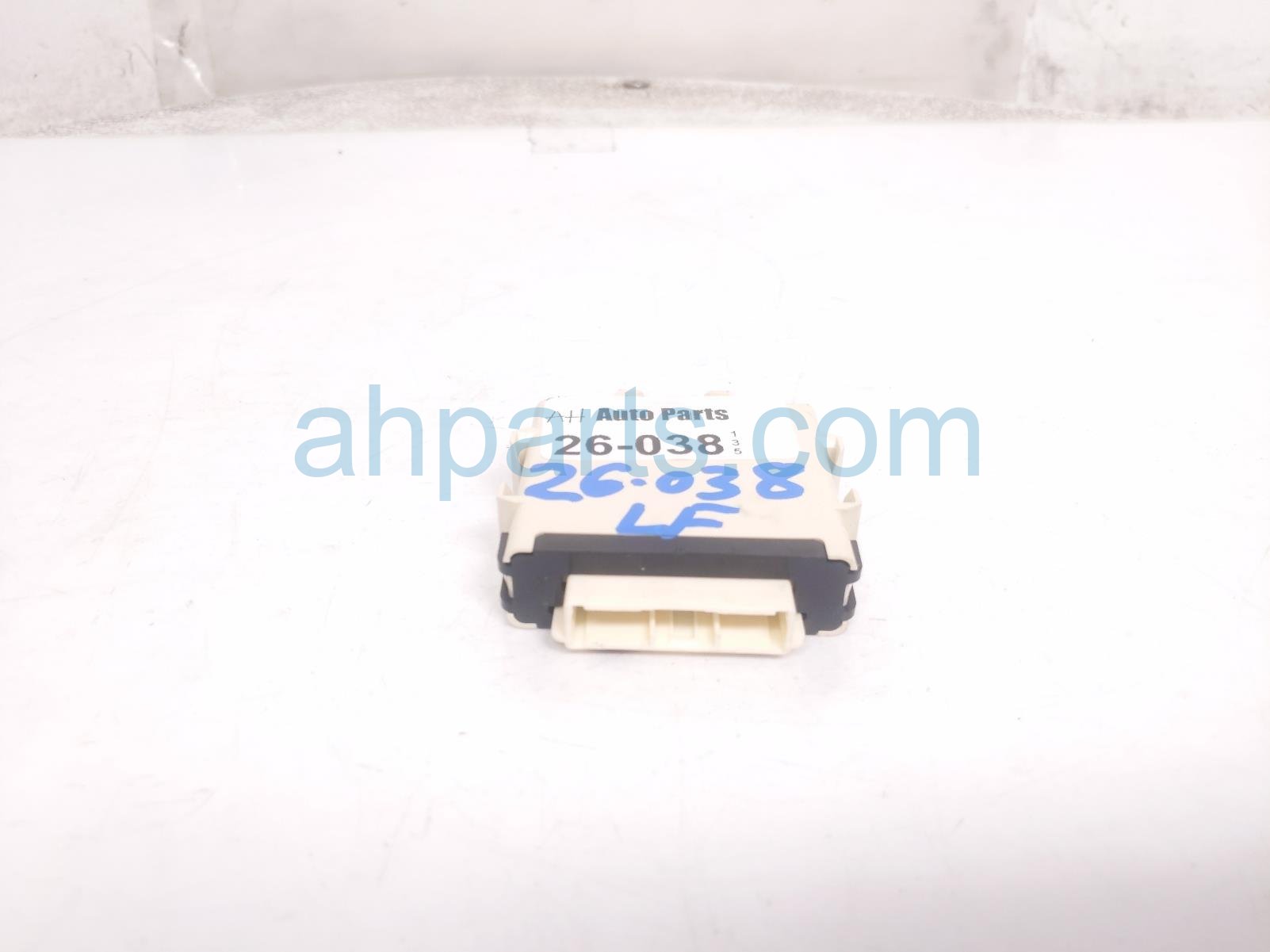 Subaru HEADLAMP LEVEL CTRL UNIT - LH Subaru HEADLAMP LEVEL CTRL UNIT - LH