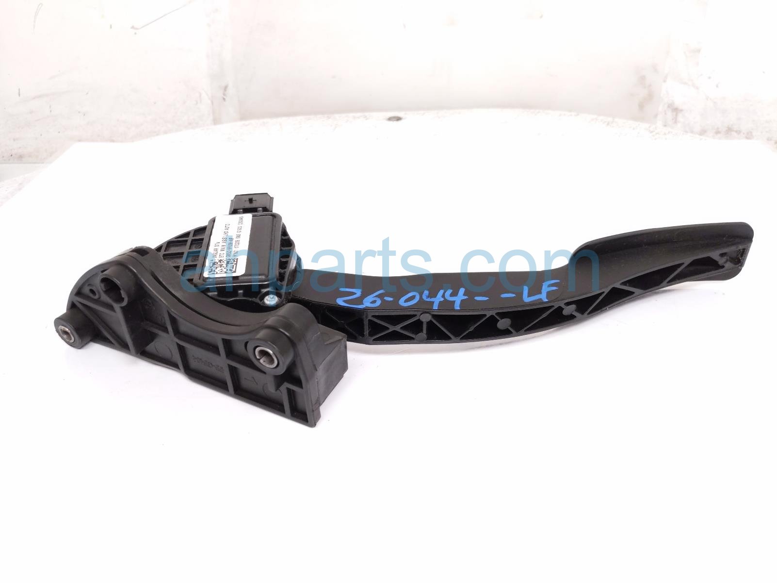 2020 Land Rover Range Rover Sport Gas / Accelerator Pedal Assy Fl LR174485 Replacement 2020 Land Rover Range Rover Sport Gas / Accelerator Pedal Assy Fl LR174485 Replacement thumbnail