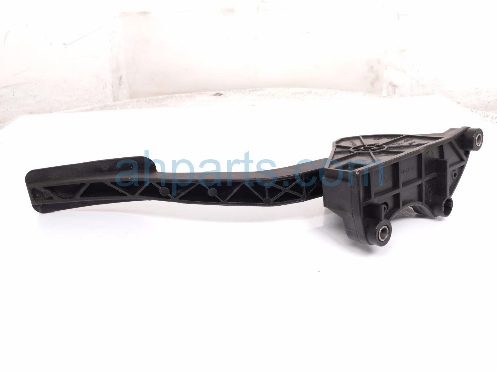 2020 Land Rover Range Rover Sport Gas / Accelerator Pedal Assy Fl LR174485 Replacement 2020 Land Rover Range Rover Sport Gas / Accelerator Pedal Assy Fl LR174485 Replacement thumbnail