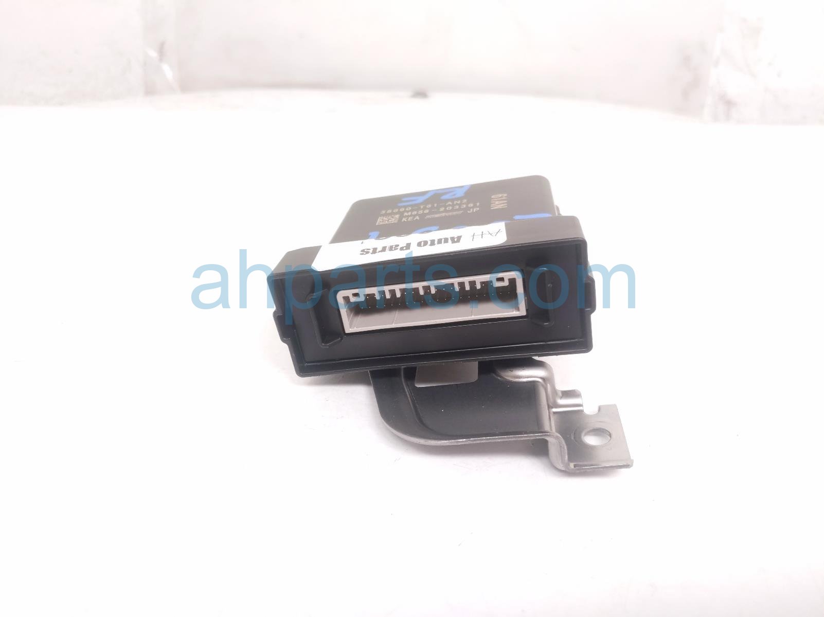 $75 Honda MANAGEMENT CONTROL UNIT - FR/RH $75 Honda MANAGEMENT CONTROL UNIT - FR/RH