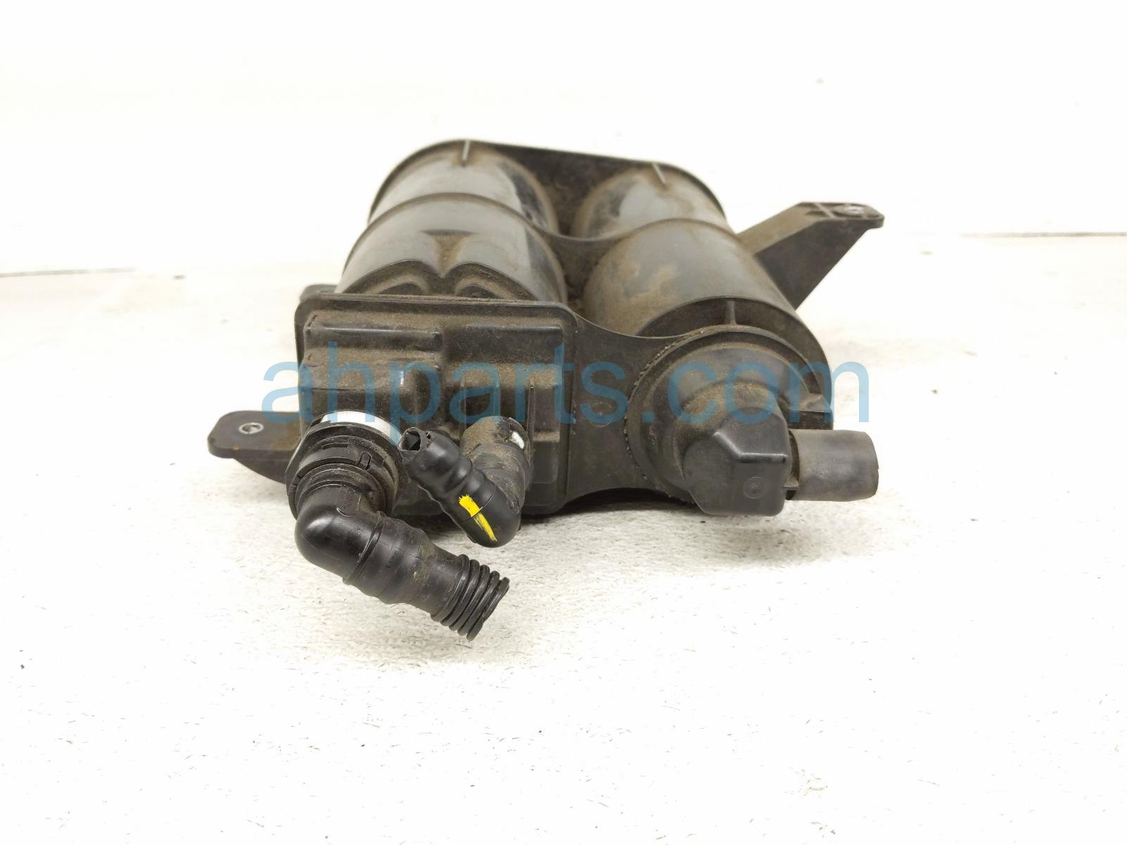 2019 Honda Insight Fuel Vapor Charcoal Canister 17300 TXM A03 Replacement 2019 Honda Insight Fuel Vapor Charcoal Canister 17300 TXM A03 Replacement thumbnail