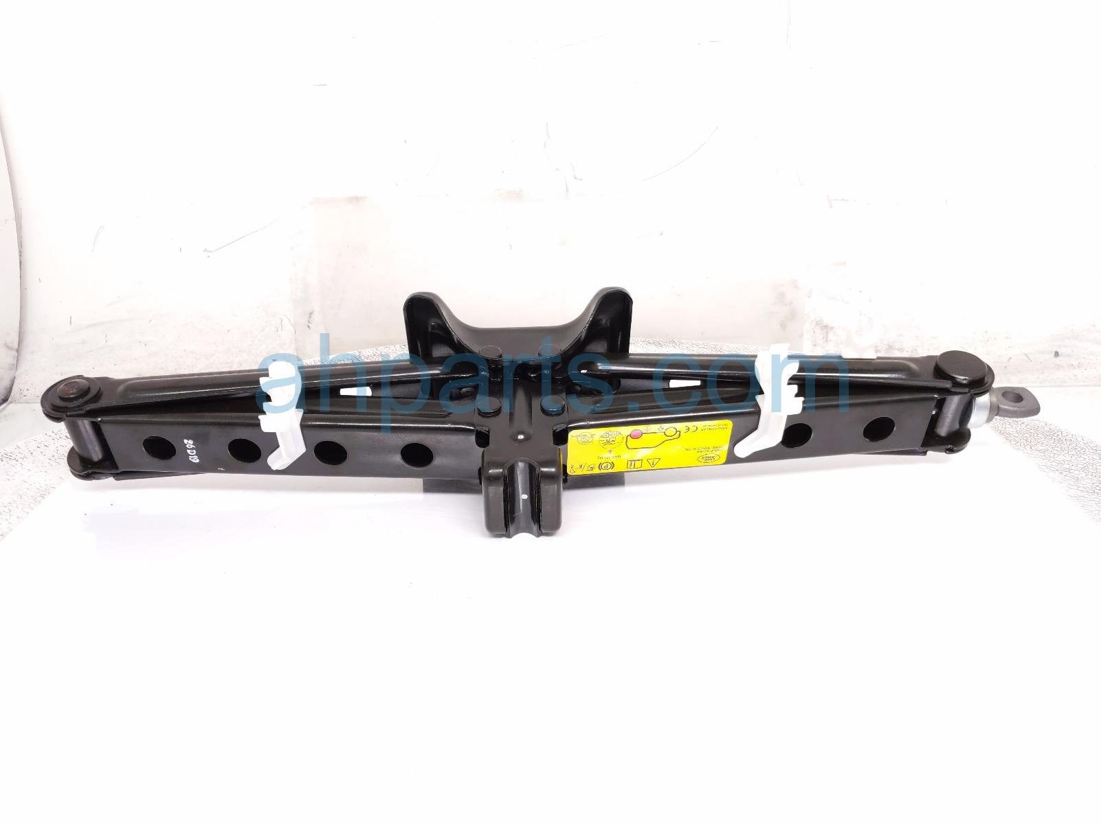 2020 Land Rover Range Rover Sport Scissor Jack W/lug Wrench & Tools LR177978 Replacement 2020 Land Rover Range Rover Sport Scissor Jack W/lug Wrench & Tools LR177978 Replacement thumbnail