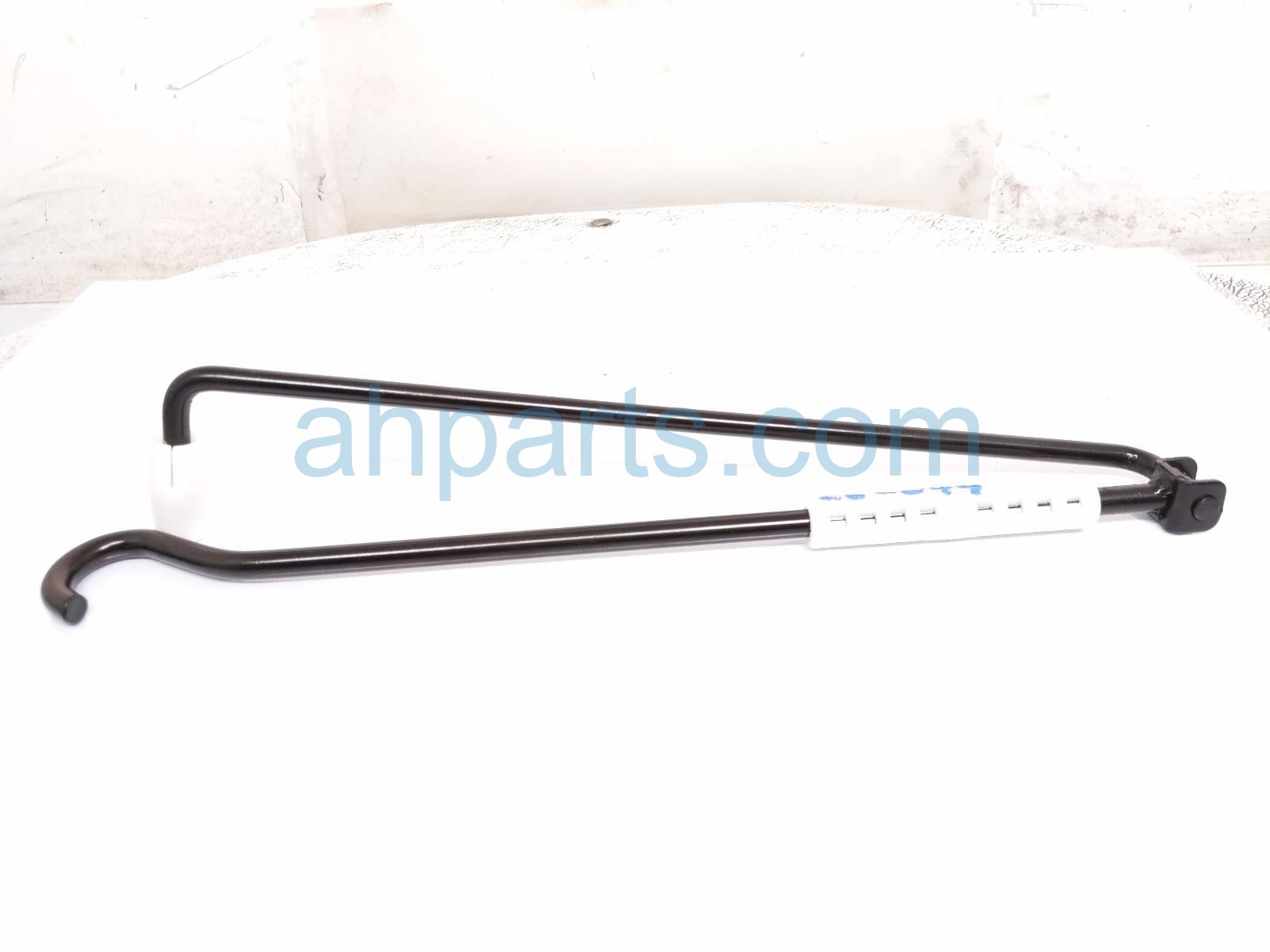 2020 Land Rover Range Rover Sport Scissor Jack W/lug Wrench & Tools LR177978 Replacement 2020 Land Rover Range Rover Sport Scissor Jack W/lug Wrench & Tools LR177978 Replacement thumbnail