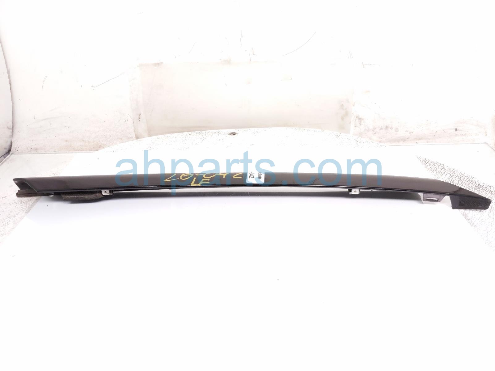 Driver WINDSHIELD PILLAR TRIM MOLDING