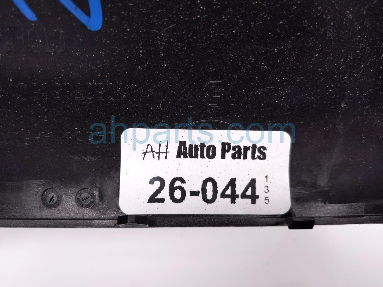 2020 Land Rover Range Rover Sport Center Console Lower Trim Blk LR100316 Replacement 2020 Land Rover Range Rover Sport Center Console Lower Trim Blk LR100316 Replacement thumbnail