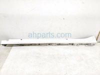 Lexus LH SIDE SKIRT / MOLDING - WHITE Lexus LH SIDE SKIRT / MOLDING - WHITE