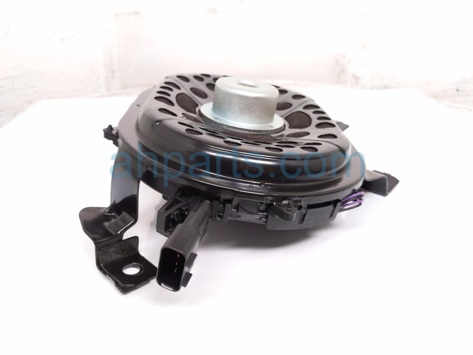 2020 Land Rover Range Rover Sport Rear Driver Subwoofer Speaker Assy LR035187 Replacement 2020 Land Rover Range Rover Sport Rear Driver Subwoofer Speaker Assy LR035187 Replacement thumbnail