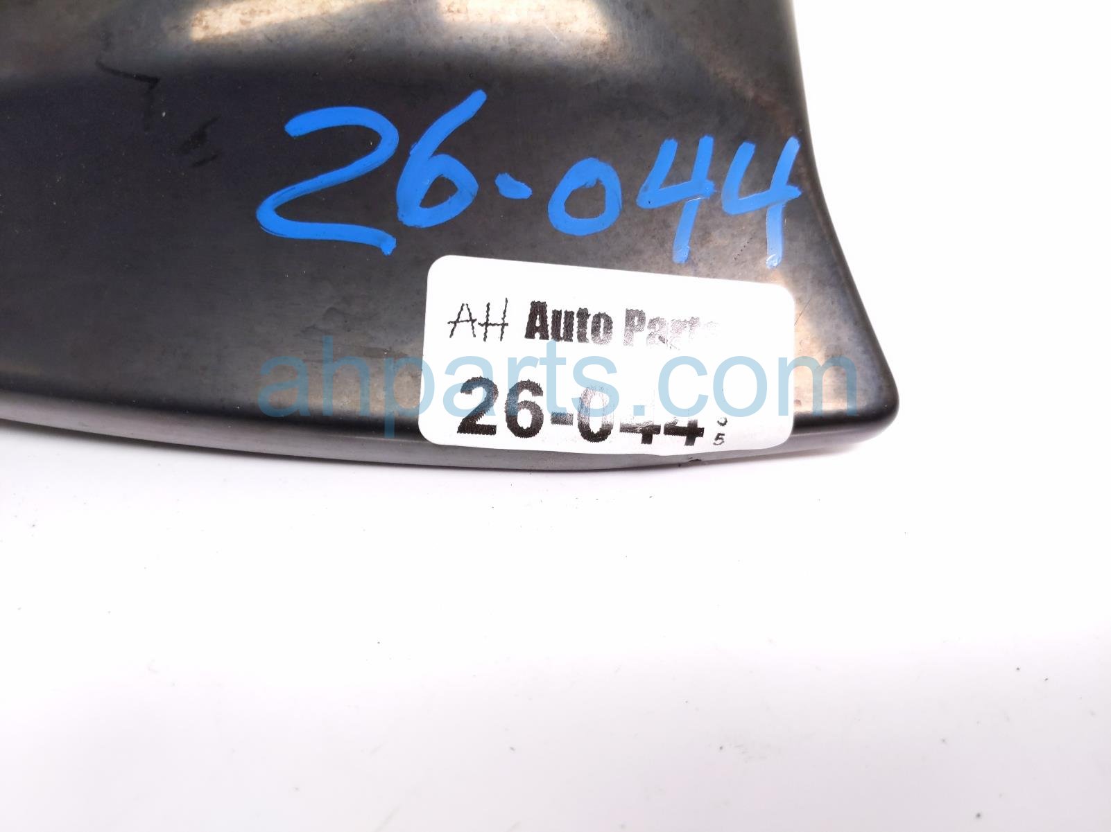 2020 Land Rover Range Rover Sport Roof Antenna Assy Black LR117613 Replacement 2020 Land Rover Range Rover Sport Roof Antenna Assy Black LR117613 Replacement thumbnail