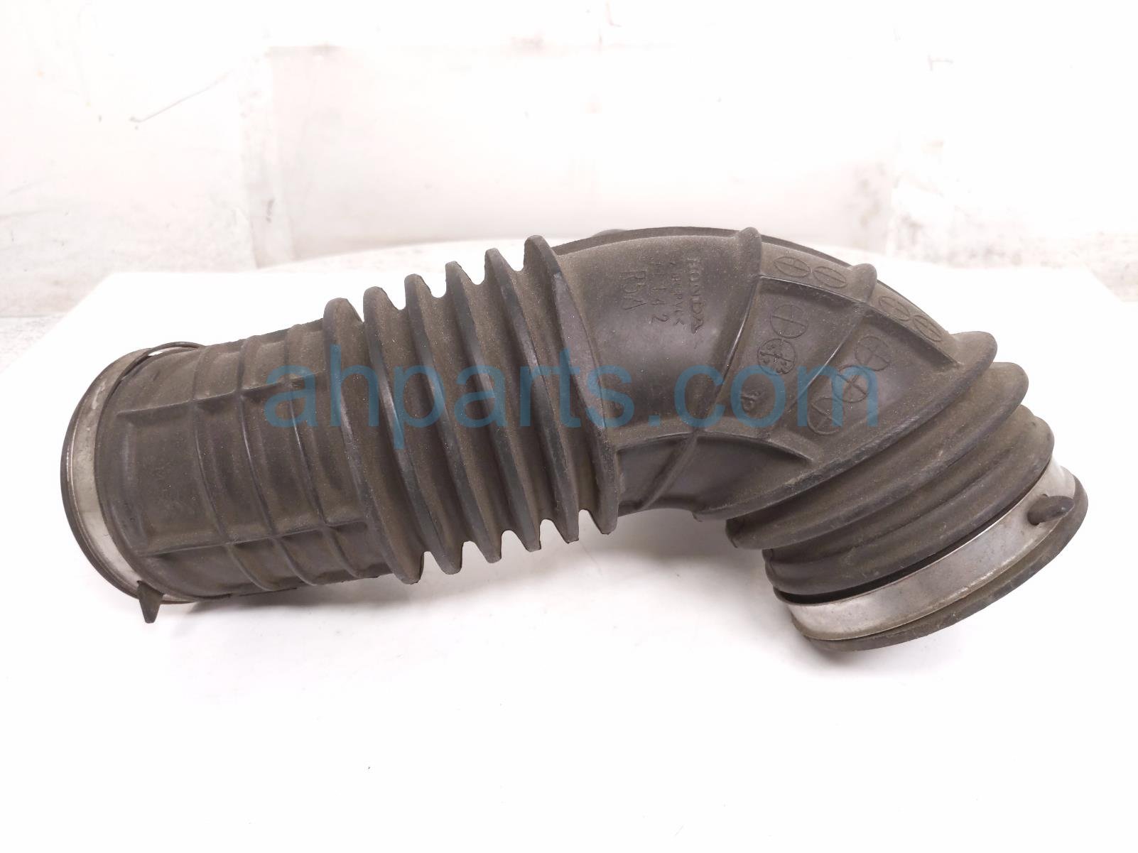 Honda AIR CLEANER INTAKE TUBE W/RESONATOR