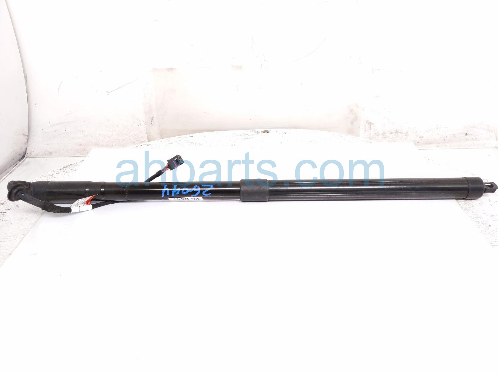 2020 Land Rover Range Rover Sport Rear Passenger Power Liftgate Strut LR165919 Replacement 2020 Land Rover Range Rover Sport Rear Passenger Power Liftgate Strut LR165919 Replacement thumbnail