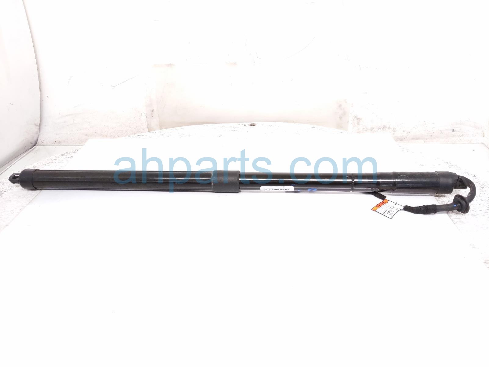 $95 Land Rover LH POWER LIFTGATE STRUT ACTUATOR $95 Land Rover LH POWER LIFTGATE STRUT ACTUATOR