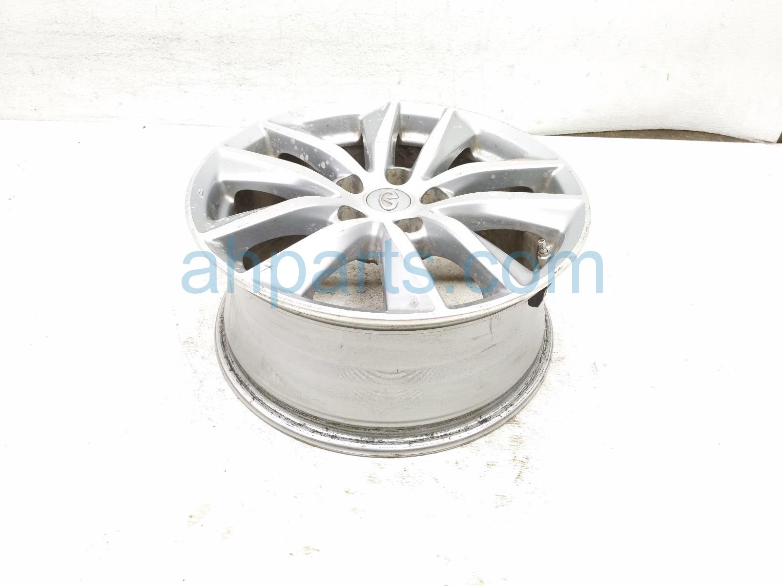 Infiniti RR/LH WHEEL / RIM