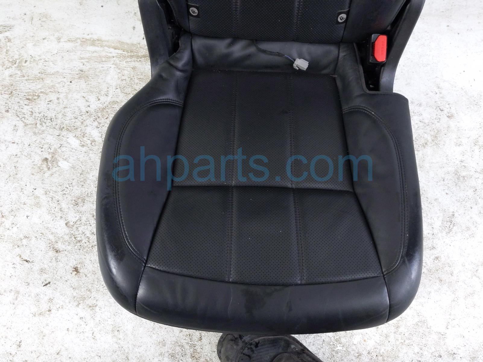 2020 Land Rover Range Rover Sport Rear / Back (2nd Row) 2nd Row Driver Seat Blk Lthr LR112232 Replacement 2020 Land Rover Range Rover Sport Rear / Back (2nd Row) 2nd Row Driver Seat Blk Lthr LR112232 Replacement thumbnail