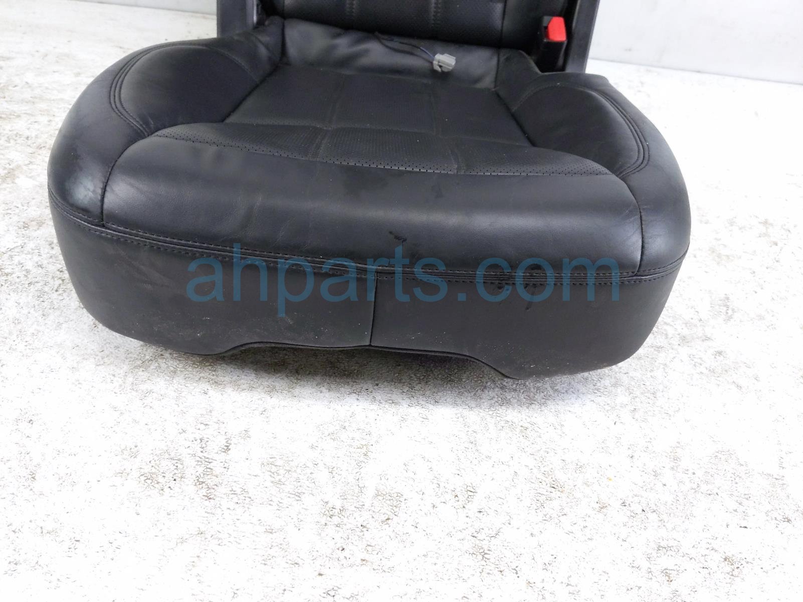 2020 Land Rover Range Rover Sport Rear / Back (2nd Row) 2nd Row Driver Seat Blk Lthr LR112232 Replacement 2020 Land Rover Range Rover Sport Rear / Back (2nd Row) 2nd Row Driver Seat Blk Lthr LR112232 Replacement thumbnail
