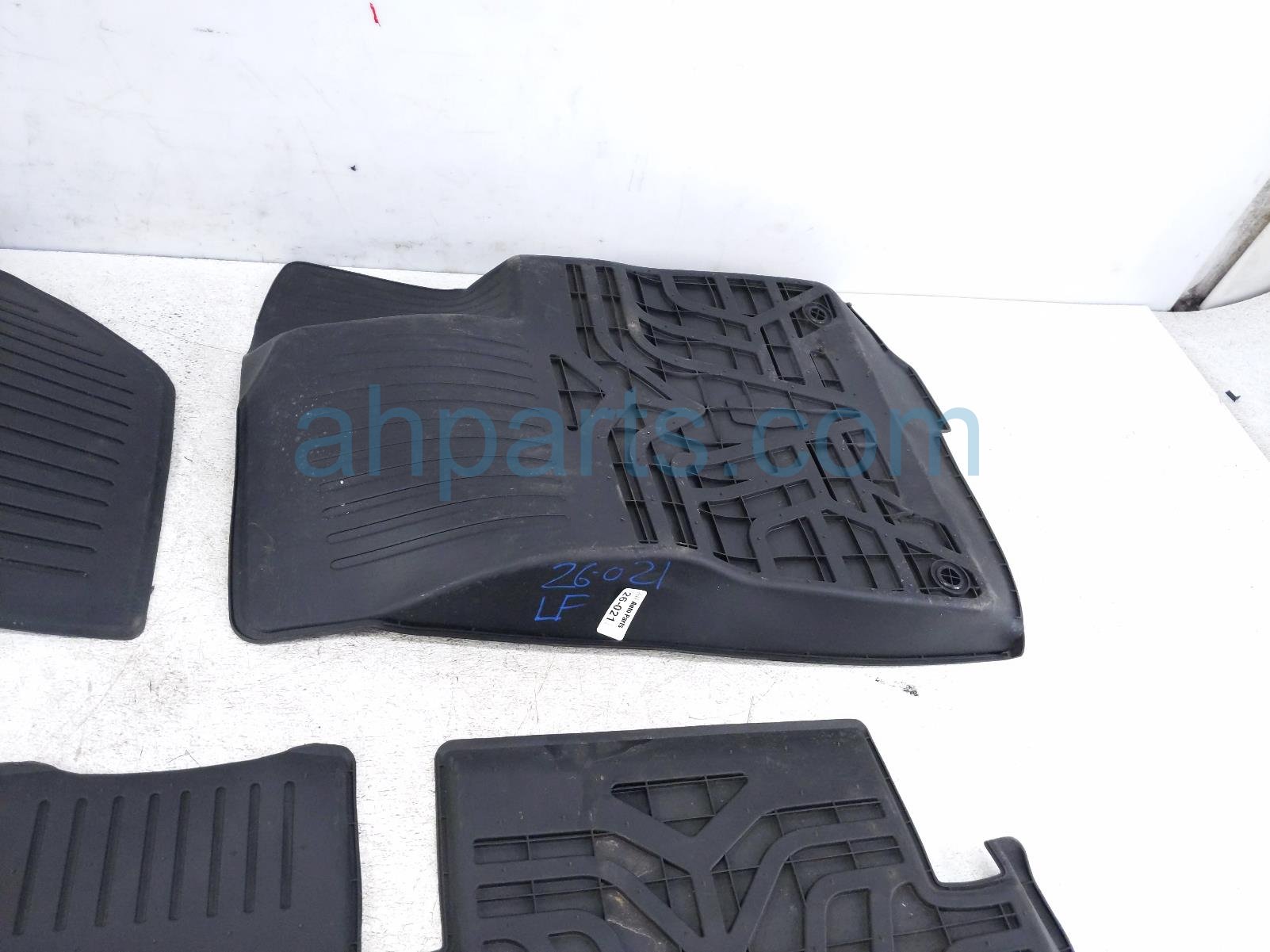 2019 Tesla Tesla 3 Set Of 4 Floor Mats Black Cloth 1127267 00 E Replacement 2019 Tesla Tesla 3 Set Of 4 Floor Mats Black Cloth 1127267 00 E Replacement thumbnail