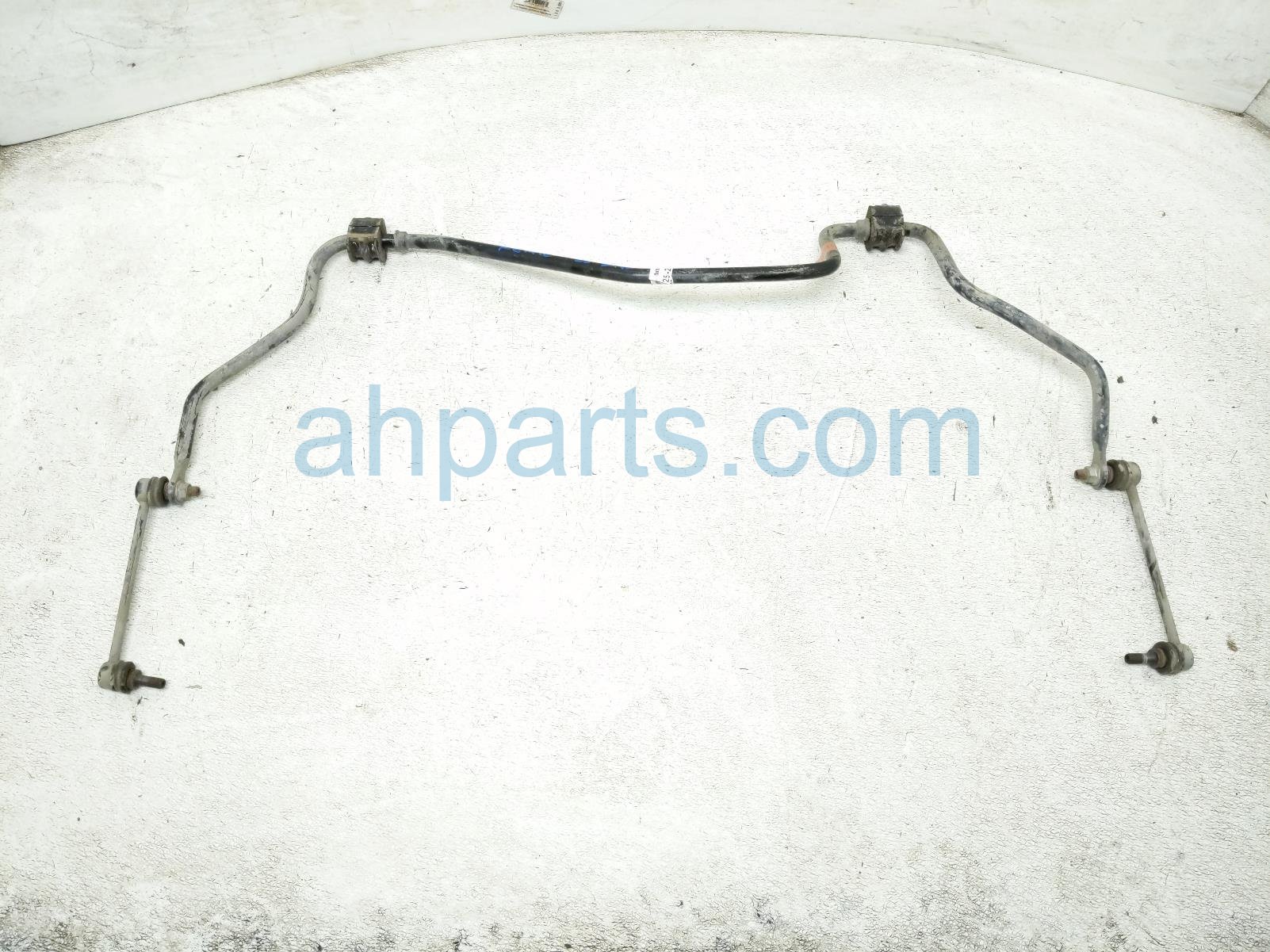 $99 Nissan REAR STABILIZER / SWAY BAR W/LINKS