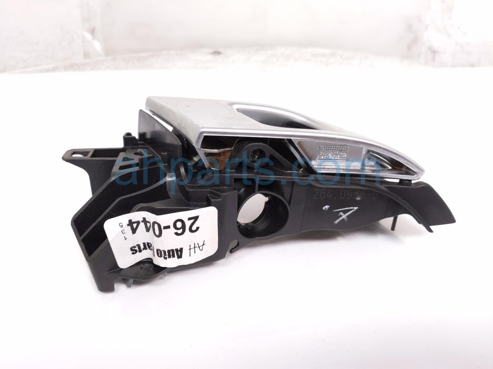 2020 Land Rover Range Rover Sport Inside / Front Driver Interior Door Handle Black CPLA Replacement 2020 Land Rover Range Rover Sport Inside / Front Driver Interior Door Handle Black CPLA Replacement thumbnail