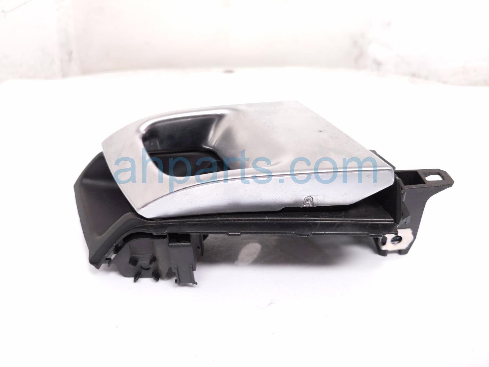 2020 Land Rover Range Rover Sport Inside / Front Driver Interior Door Handle Black CPLA Replacement 2020 Land Rover Range Rover Sport Inside / Front Driver Interior Door Handle Black CPLA Replacement thumbnail