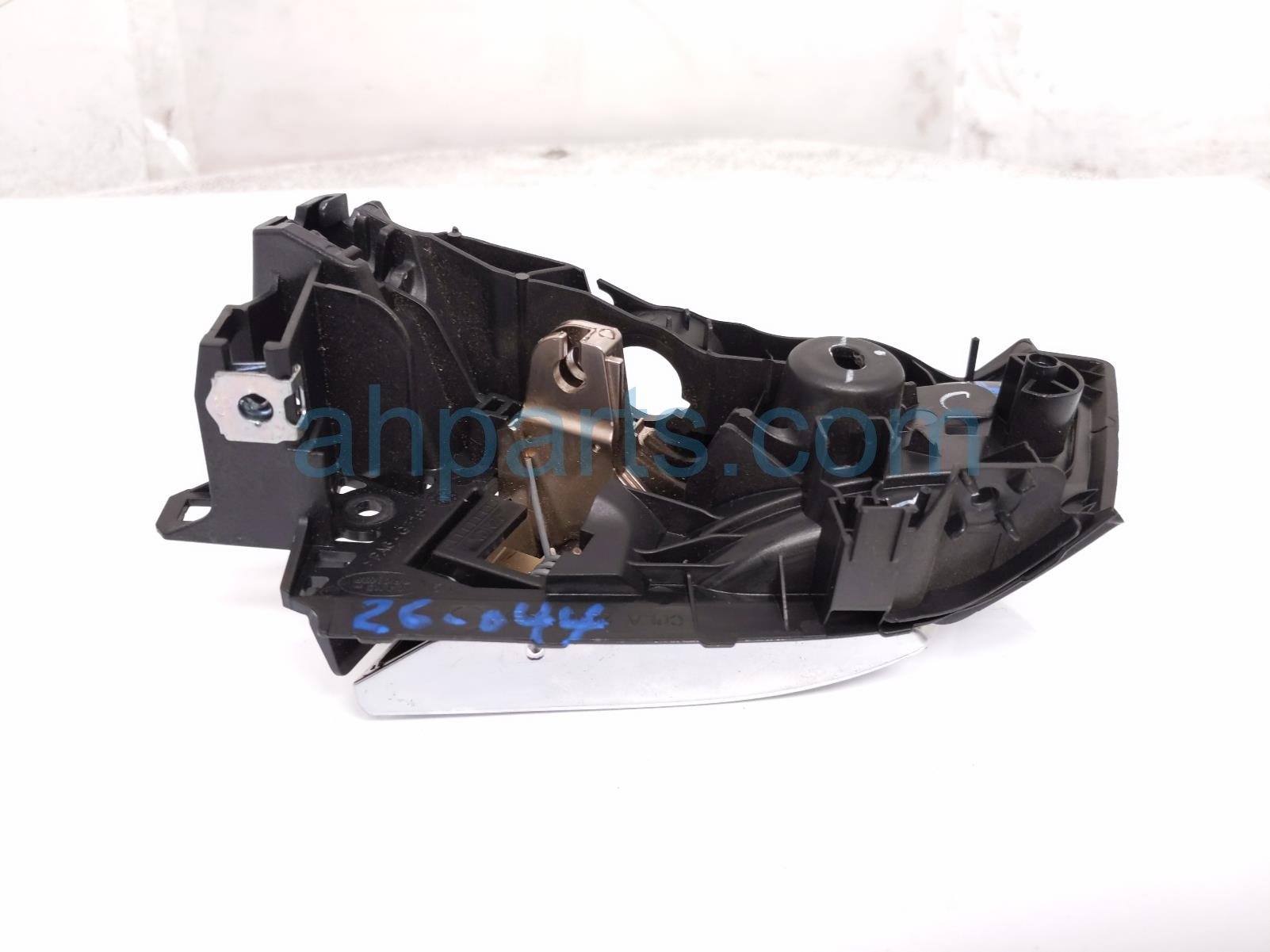 2020 Land Rover Range Rover Sport Inside / Front Driver Interior Door Handle Black CPLA Replacement 2020 Land Rover Range Rover Sport Inside / Front Driver Interior Door Handle Black CPLA Replacement thumbnail
