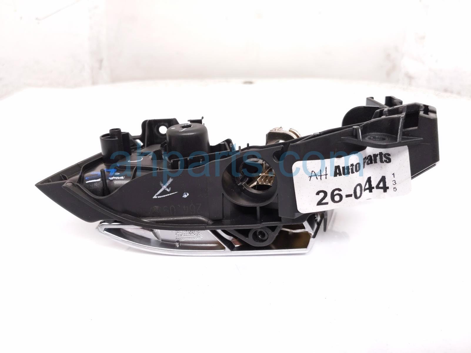 2020 Land Rover Range Rover Sport Inside / Front Driver Interior Door Handle Black CPLA Replacement 2020 Land Rover Range Rover Sport Inside / Front Driver Interior Door Handle Black CPLA Replacement thumbnail