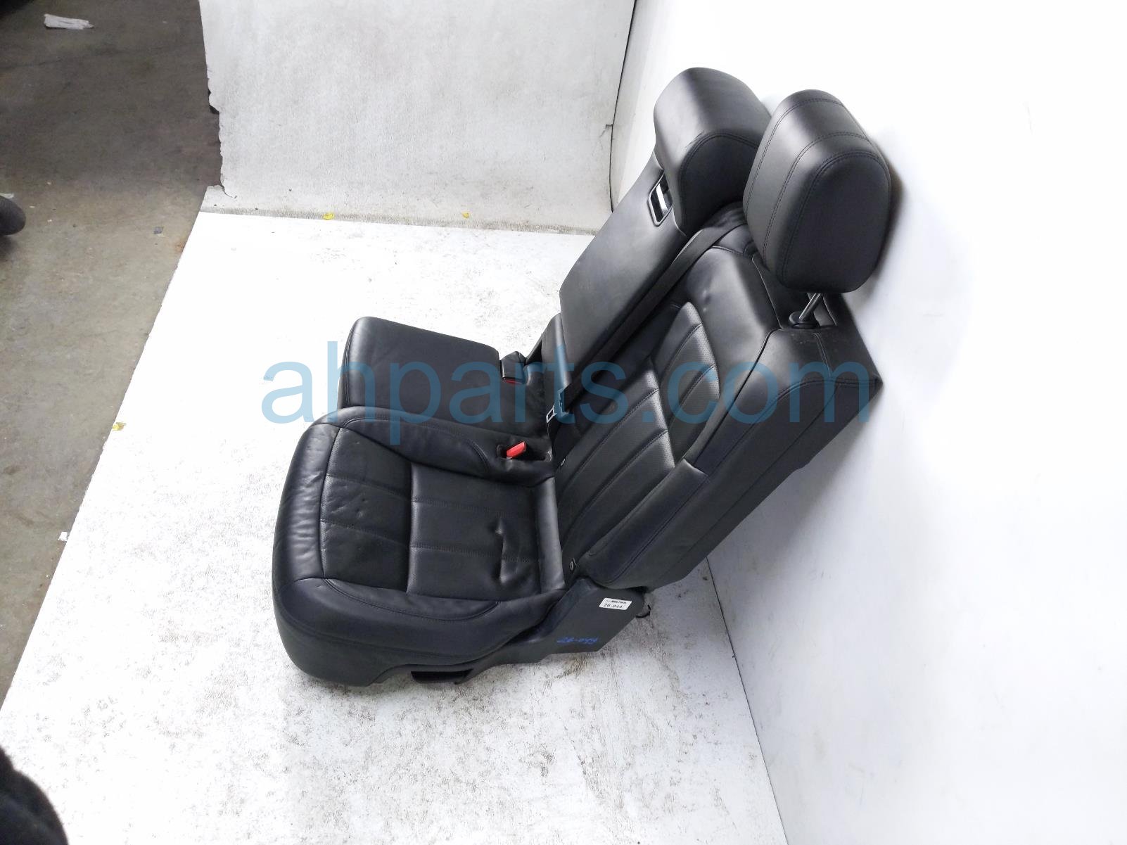2020 Land Rover Range Rover Sport Rear / Back (2nd Row) 2nd Row Driver Seat Blk Lthr LR112233 Replacement 2020 Land Rover Range Rover Sport Rear / Back (2nd Row) 2nd Row Driver Seat Blk Lthr LR112233 Replacement thumbnail